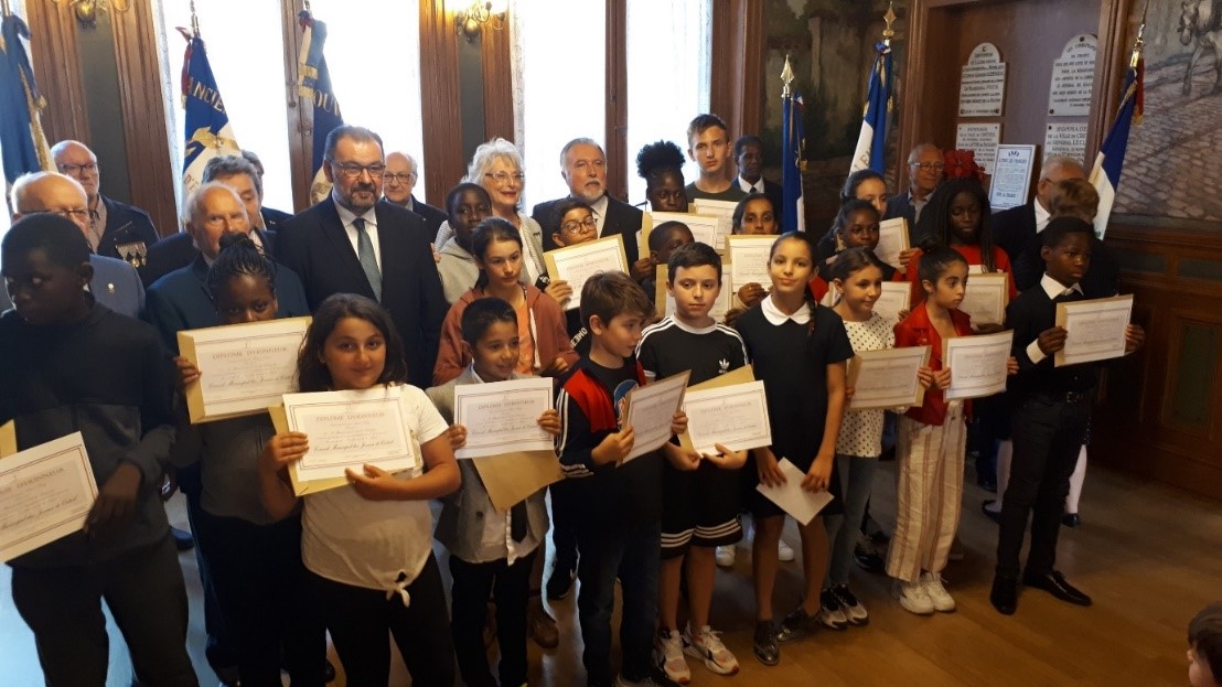 Les jeunes et adolescents du Conseil Municipal de la Ville de Créteil  mis à l’honneur dans le cadre du devoir de mémoire.